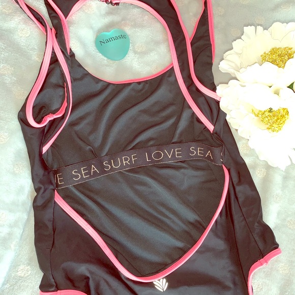 Forever 21 Other - 🌻 Forever 21 one piece swimsuit 🌻